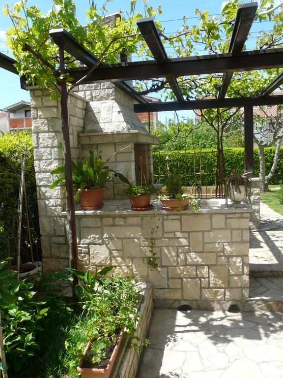 Apartments Mirela Poreč Exteriör bild
