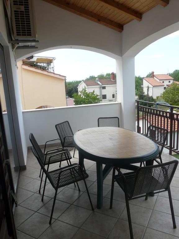 Apartments Mirela Poreč Exteriör bild