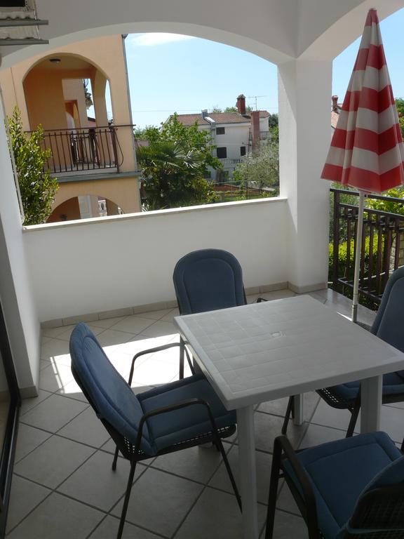 Apartments Mirela Poreč Exteriör bild
