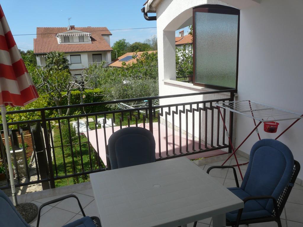 Apartments Mirela Poreč Exteriör bild
