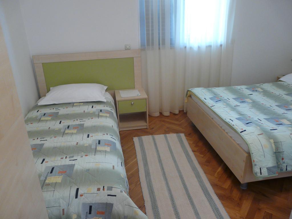 Apartments Mirela Poreč Exteriör bild