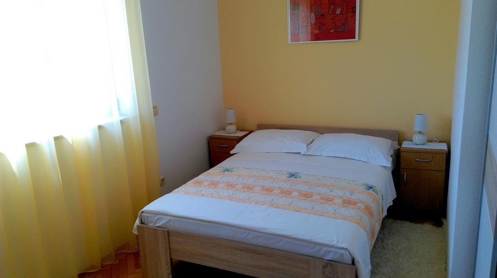 Apartments Mirela Poreč Exteriör bild
