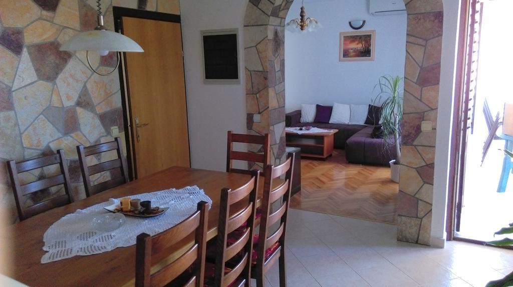 Apartments Mirela Poreč Exteriör bild